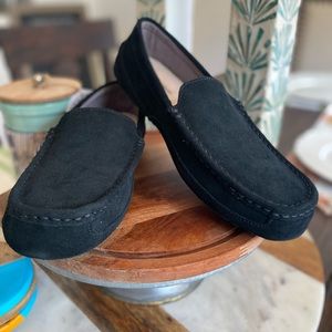 Men’s Ugg loafer
